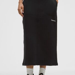 *NWT* Lululemon athletica loungeful high rise midi skirt